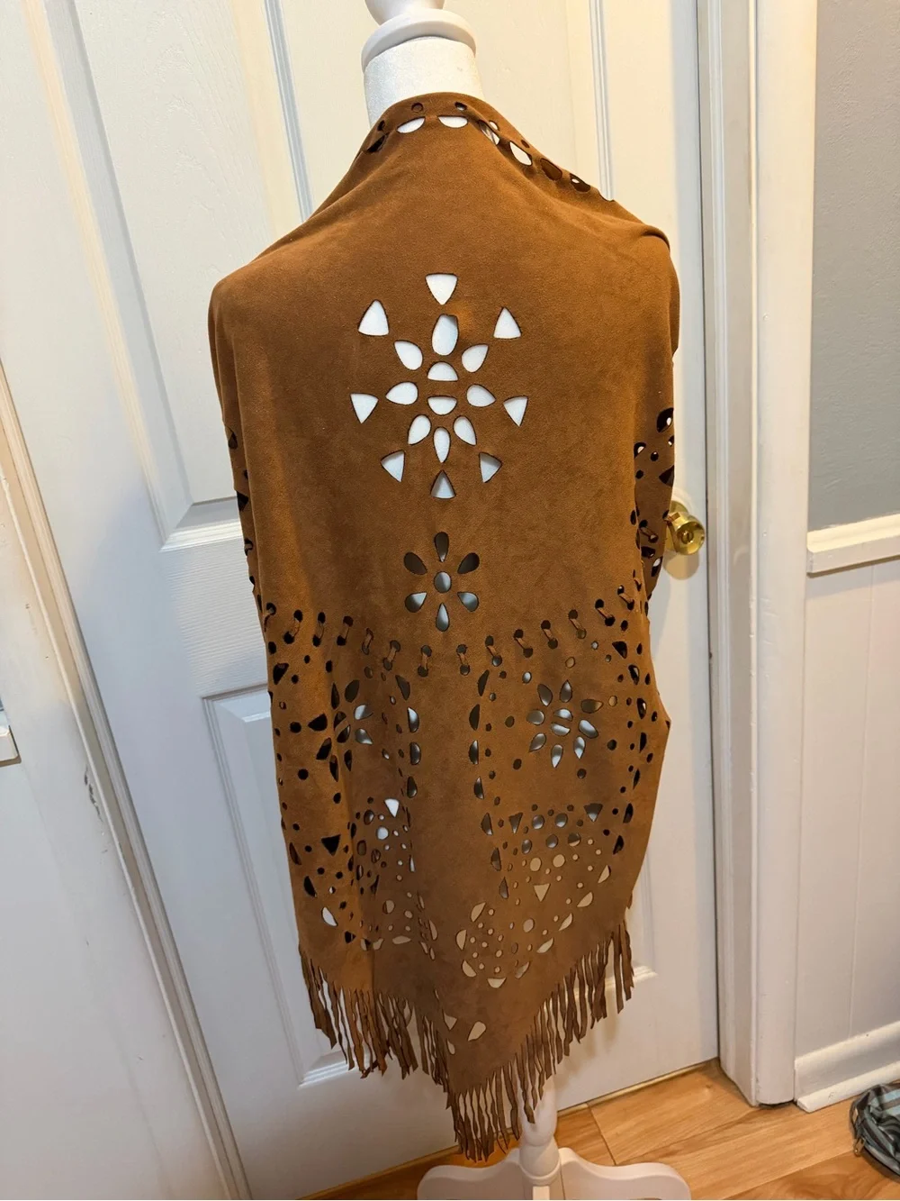 Faux Suede Laser Cut Brown Wrap OS Pre owned